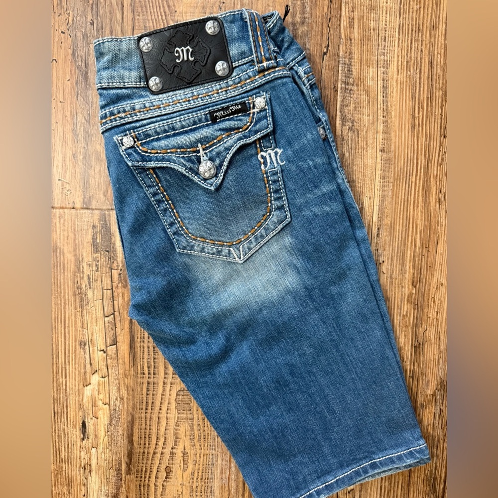 Miss‎ Me Bermuda shorts BLING SZ 28 LK New! Hottie 🔥